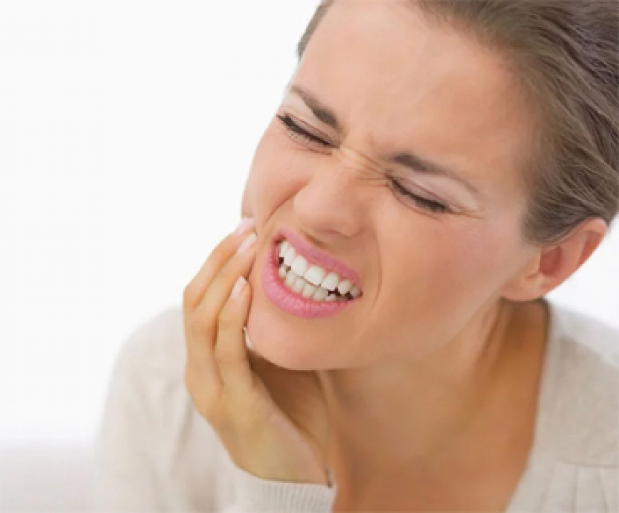 Contro il dolore di denti e gengive: bacche, erbe e piante curative